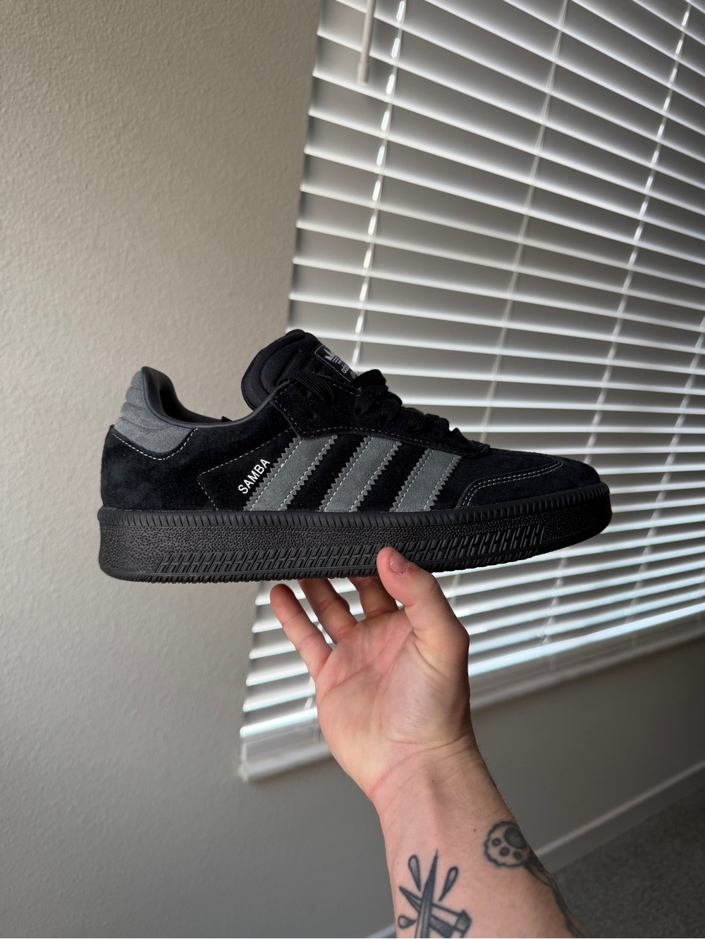 adidas Samba XLG Shoes - carbon size men’s 8